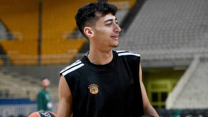 Σαμοντούροβ εμφάνιση κόντρα σε Αίαντα Ευόσμου