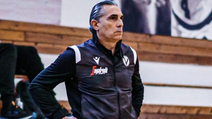 Μπαζίλε για Σκαριόλο