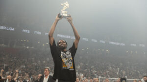 Πάντερ μπρος-πίσω στο ΣΕΦ