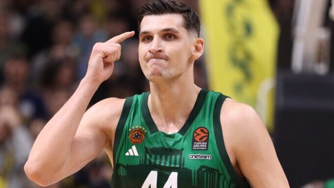 Μήτογλου στον αγώνα με Ζάλγκιρις