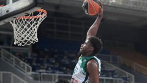 Παναθηναϊκός κάρφωμα Κώστα