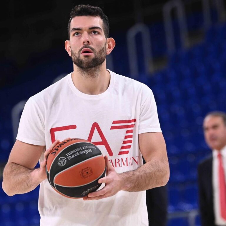 Αρμάνι απουσίες