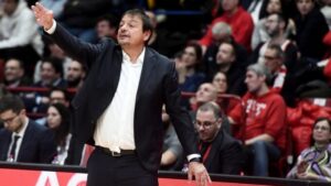 Αταμάν δηλώσεις με Ερυθρό