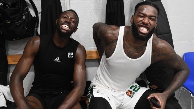 Γκραντ δηλώσεις με Ερυθρό