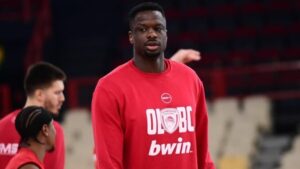 Μουσταφά Φαλ εκτός