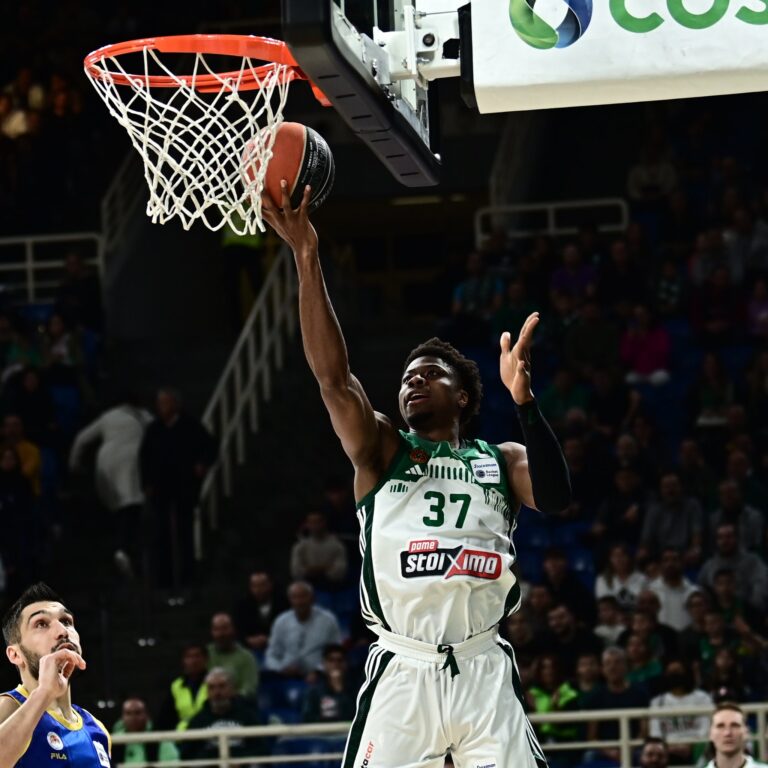 Αντετοκούνμπο μπλοκ