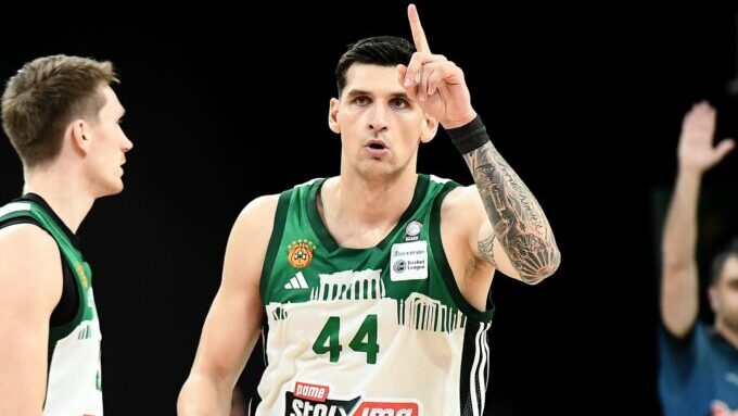 Διαιτητές με Μονακό