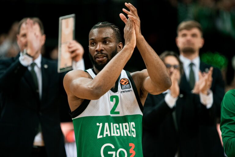 Κίναν Έβανς μεταγραφικό