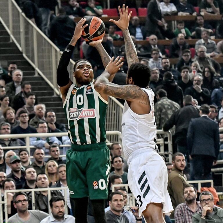 Ντεσόν Τόμας