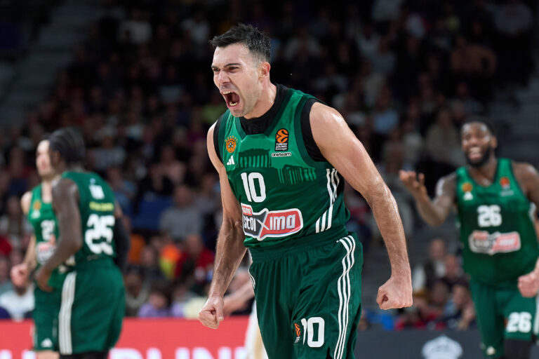 Σλούκας αποθέωση