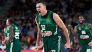 Σλούκας αποθέωση