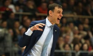 Μπαρτζώκας αισχρές βρισιές