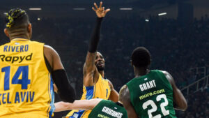 Μακάμπι βρισιές αποδυτήρια