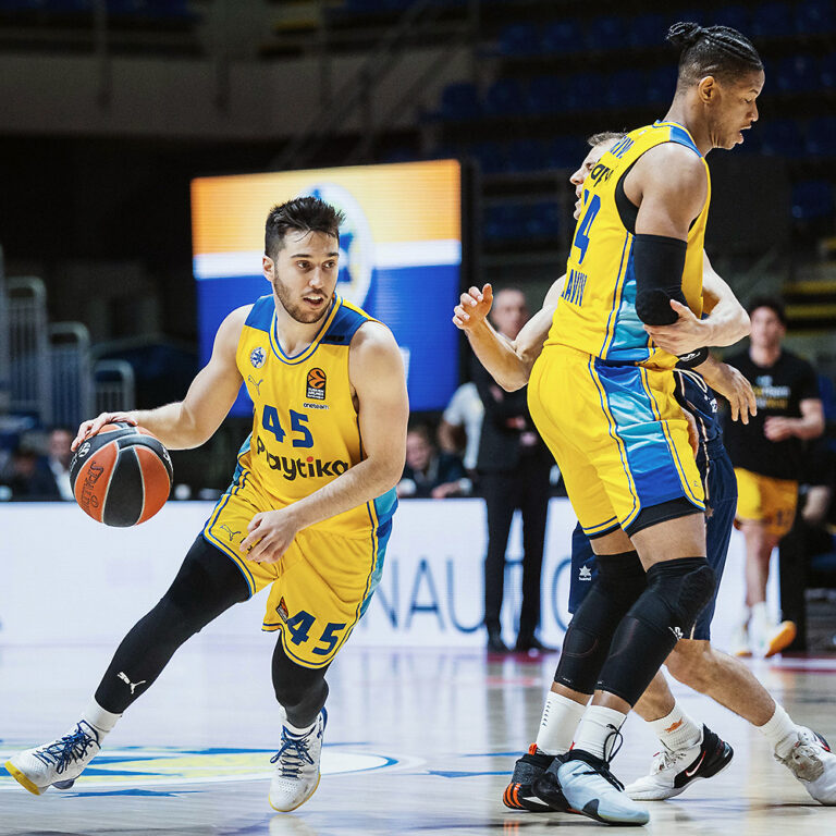 Μακάμπι Ευρωλίγκα πτήση