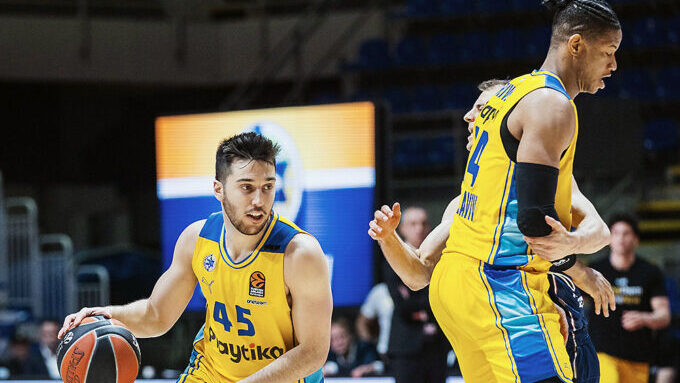 Μακάμπι Ευρωλίγκα πτήση