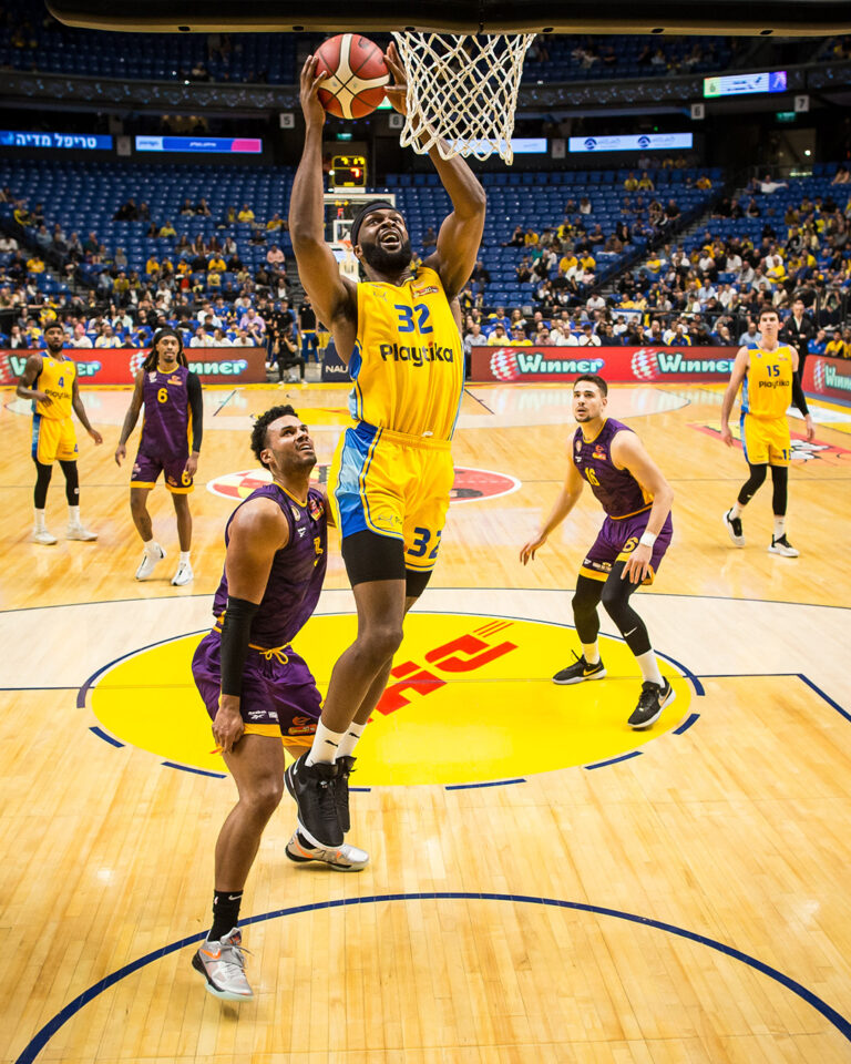 Μακάμπι πτήση άφιξη