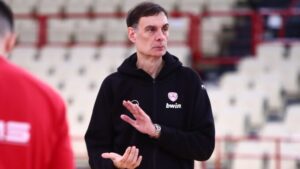 Μπαρτζώκας Τσαρούχα βολές και διαμαρτυρίες