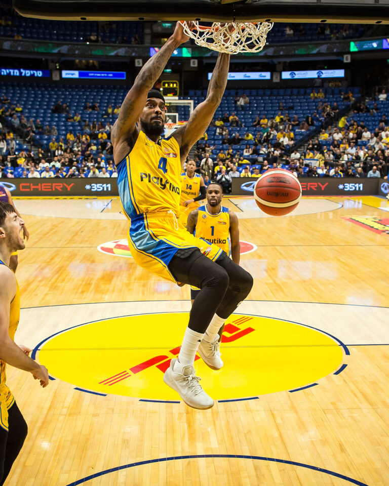 Λορένζο Μπράουν πρόταση