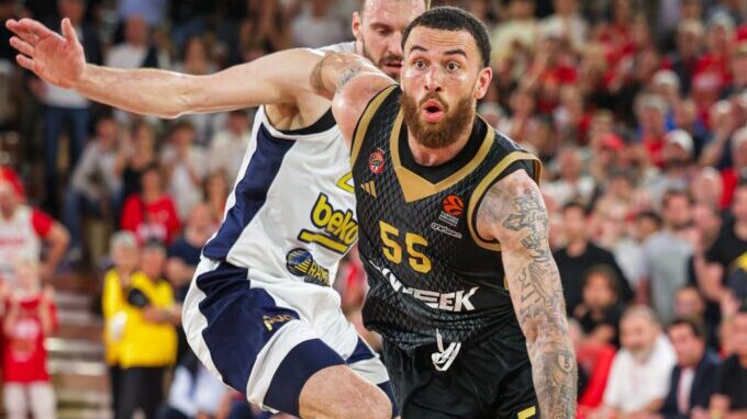 Μάικ Τζέιμς νατουραλιζέ