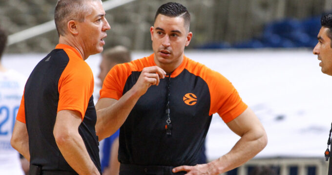 Διαιτητές Παο Μακάμπι Game 4