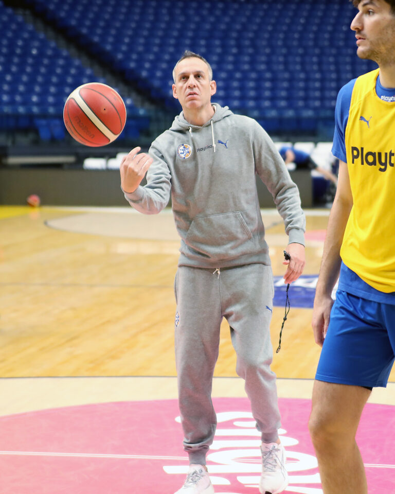 Κάτας Μακάμπι ανανέωση