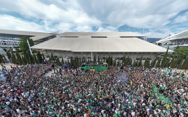 Επτάστερος υποδοχή ΟΑΚΑ