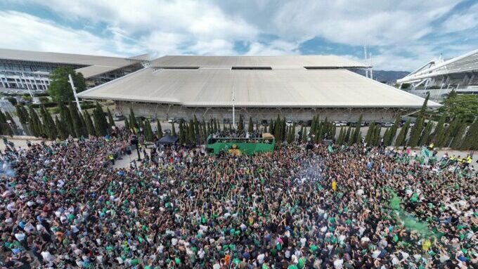 Επτάστερος υποδοχή ΟΑΚΑ