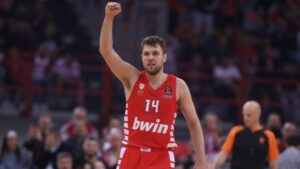 Σάσα Βεζένκοφ ντόμινο μεταγραφών