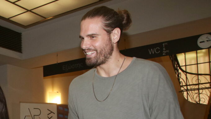 Μπογρης Βεζενκοφ