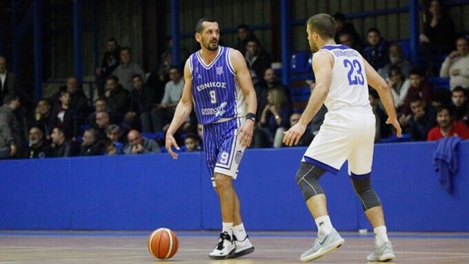 Νίκος Πέττας συγγνώμη για αισχρό ποστ