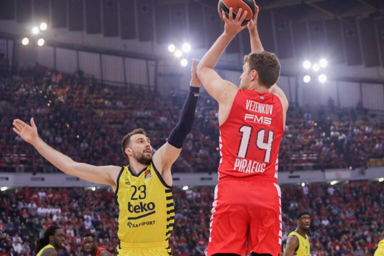 ΣΑΣΑ ΒΕΖΕΝΚΟΦ ΟΛΥΜΠΙΑΚΟΣ-ΦΕΝΕΡ