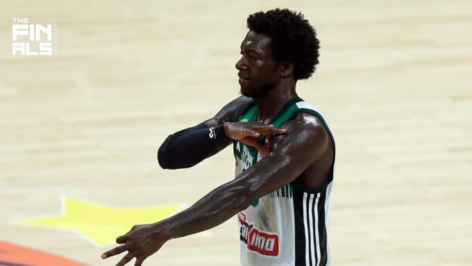 Κέντρικ Ναν εκνευρισμός με σχόλιο