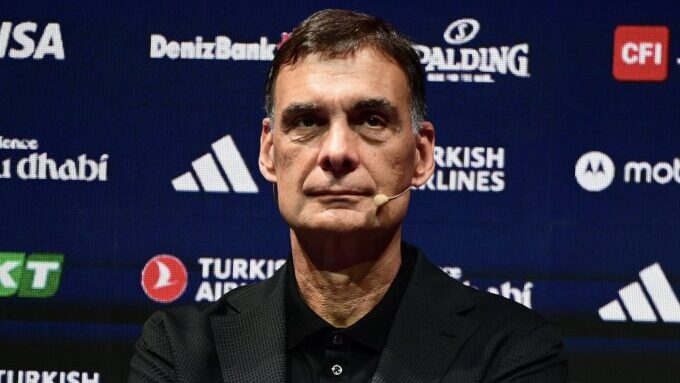 ΓΙώργος Μπαρτζώκας κρίνουν ανθρώπους και καριέρες