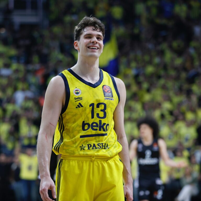 mpimperobits fenerbache tourkia