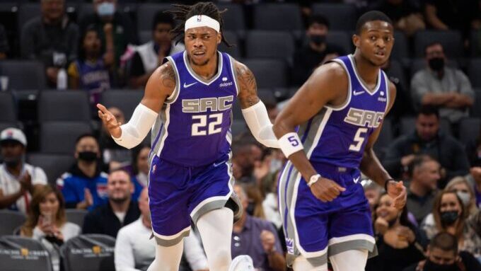 Βαλαντσιούνας Χολμς και πλάνο στους ψηλούς