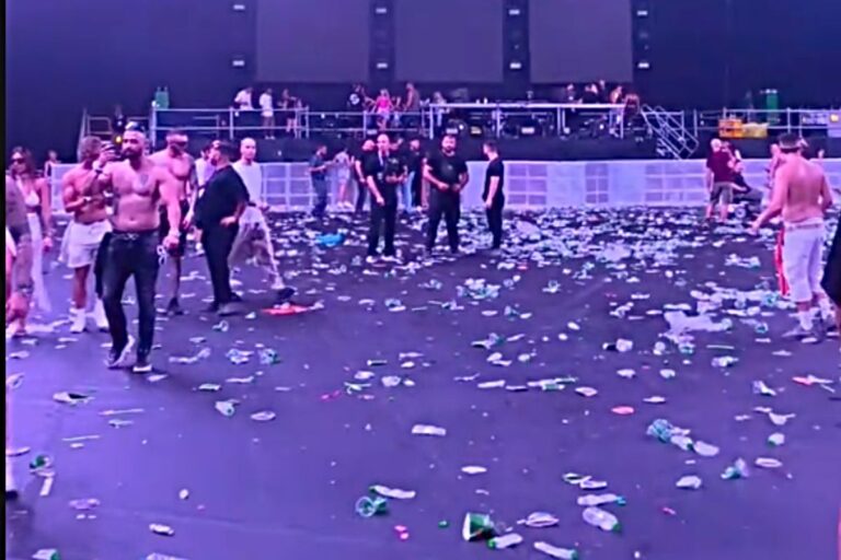 ΟΑΚΑ σκουπίδια πάτωμα