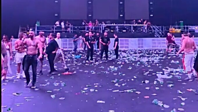 ΟΑΚΑ σκουπίδια πάτωμα