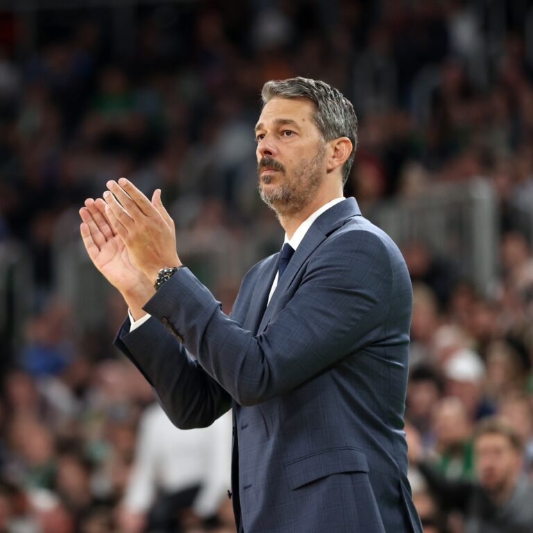 Ντουμπάι απουσία Μπέικον